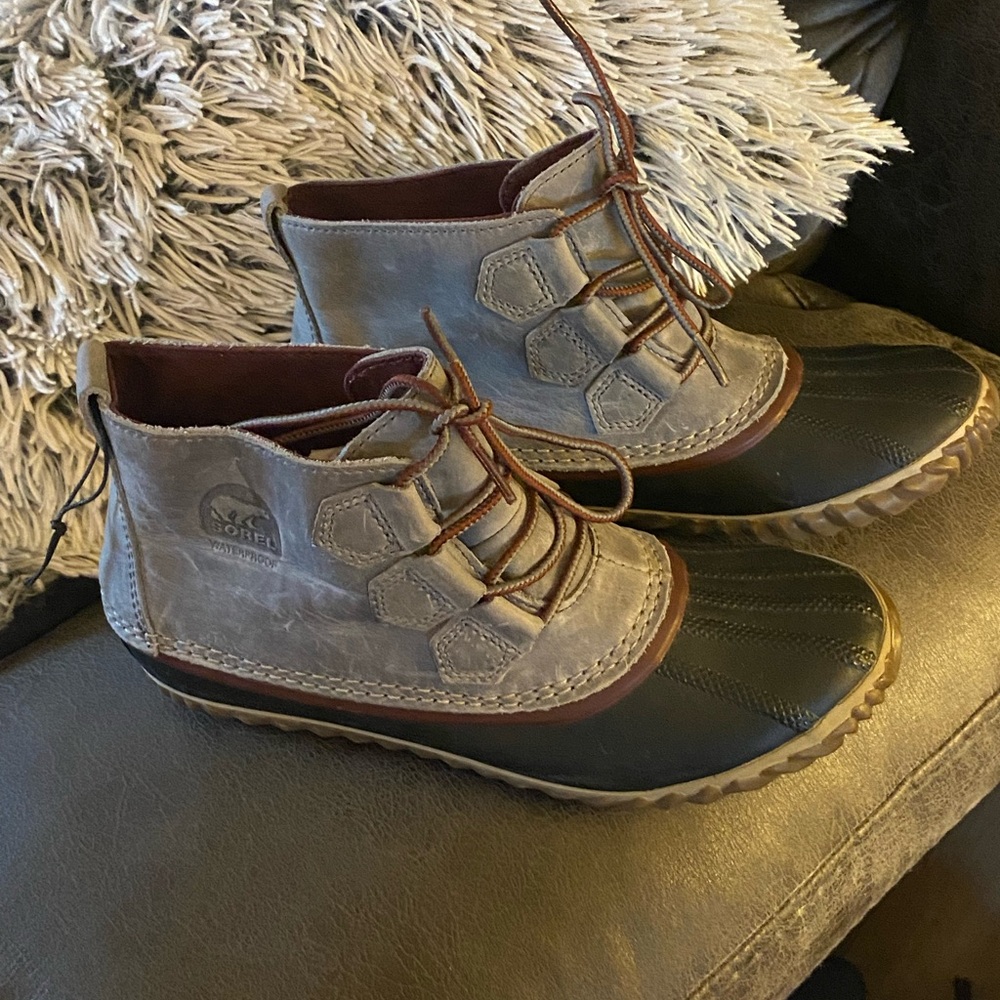 Sorel Gray and Black Duck Boots